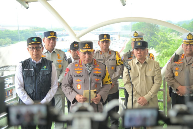 kapolri-cek-arus-balik-lebaran-di-tol-cikatama