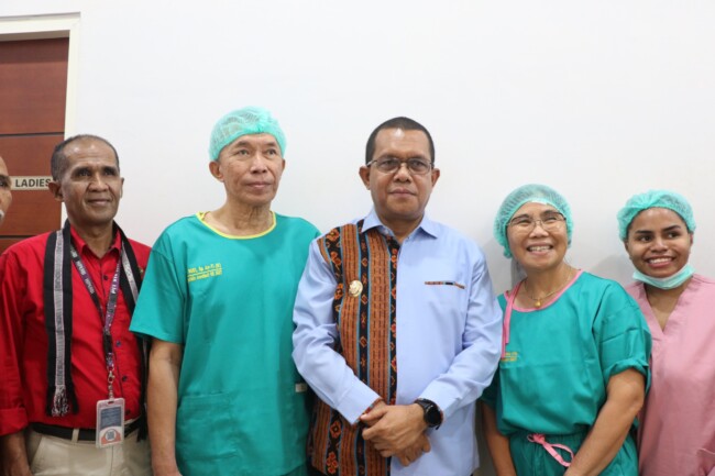 gubernur-ntt-luncurkan-loker-dan-labling-terobosan-layanan-kesehatan-modern