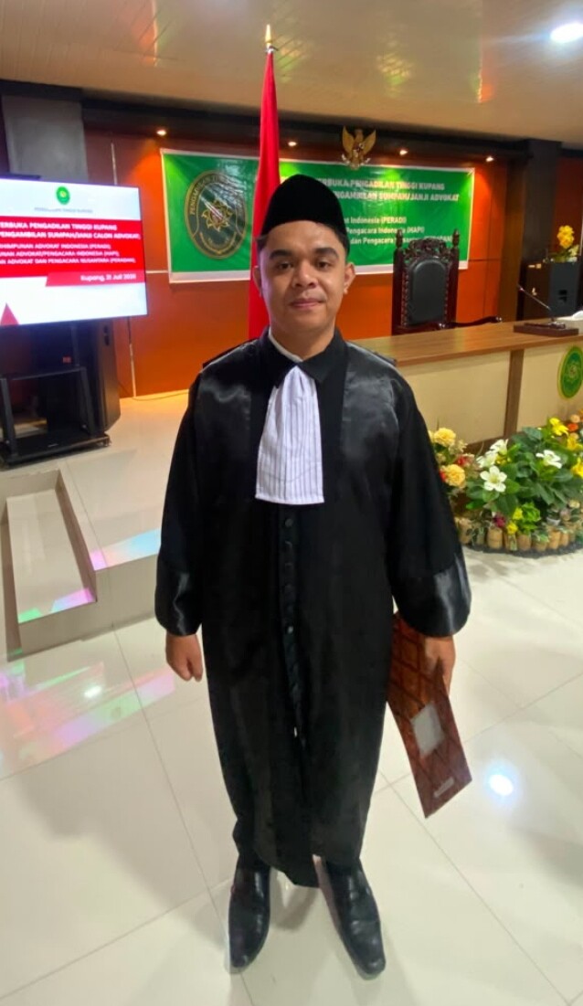 Putra Fatuleu Resmi Disumpah Jadi Advokat, Yuritzal Crisman Bani Siap Mengabdi bagi Penegakan Hukum di NTT 1 Screenshot 2026 07 21 14 00 59 897 com.miui .gallery edit